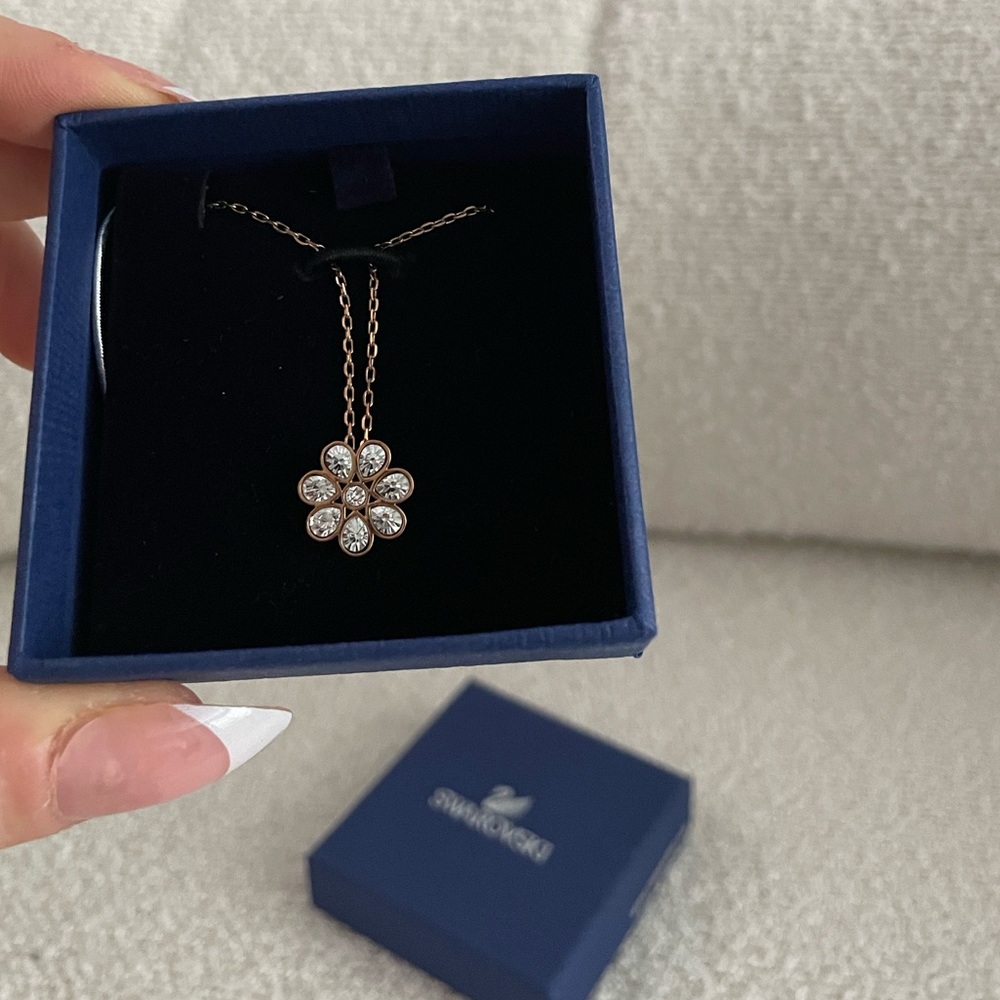 Swarovski Crystal Flower Necklace - Picture 4 of 10